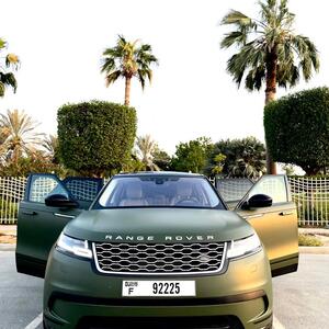 Range Rover Velar Green Army